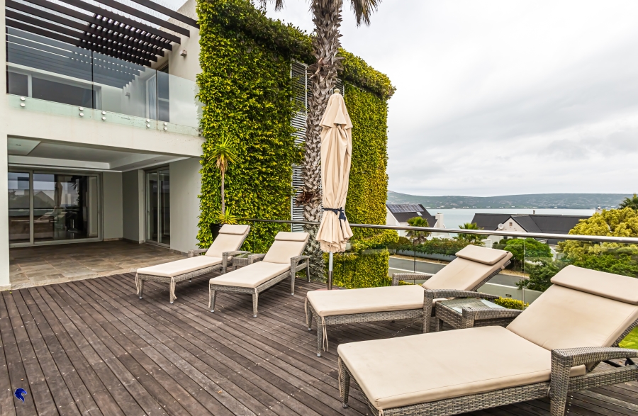 6 Bedroom Property for Sale in Myburgh Park Western Cape